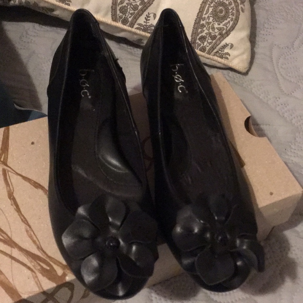 Brand new never worn Born flats